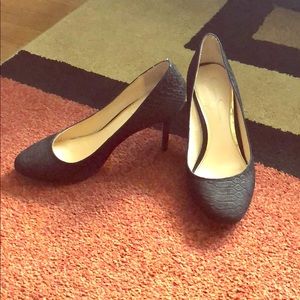 Jessica Simpson pumps